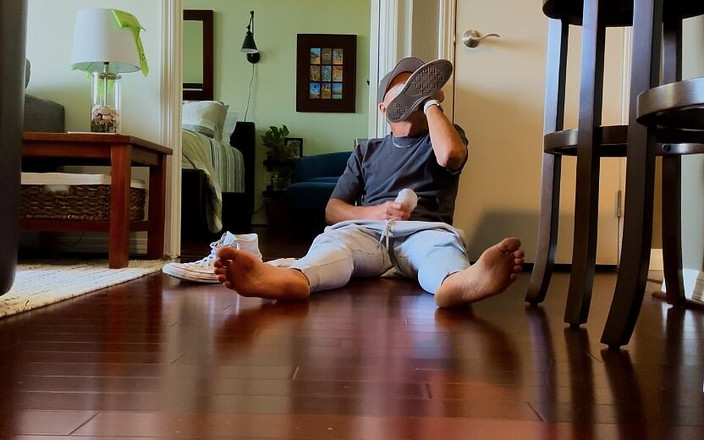 Barefoot Blake: チャックには何かがあります