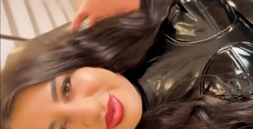 LadyAyse5: Tanrıça rahatlatıyor köle hizmet ediyor