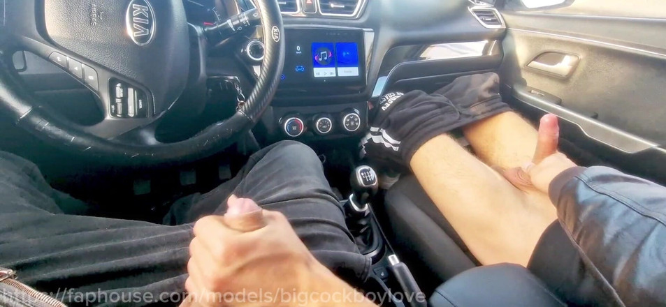 AlexGay: Lelaki datang di lebuh raya dengan melancap