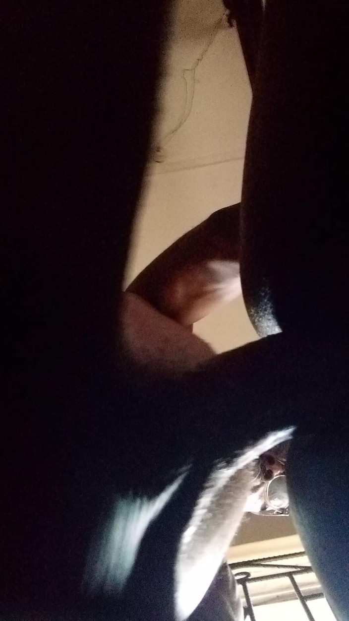 Londiq girls: Gebruik Je Pik Van 10 Cm Om Me Genadeloos Te Neuken...