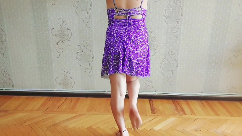 Kitty_Cross: Sladká Femboy Drží koš čerstvě sebraných květin