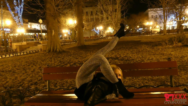 ZentaiDolls: Donna in spandex dopo il lavoro