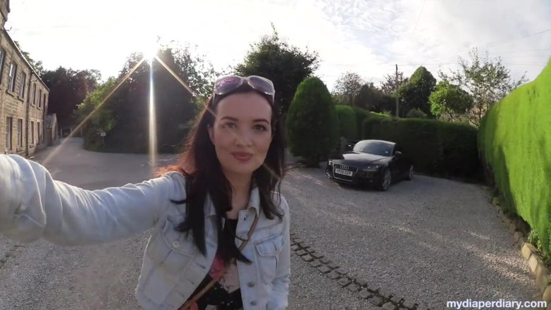 Faye Taylor: Outdoor Wetting