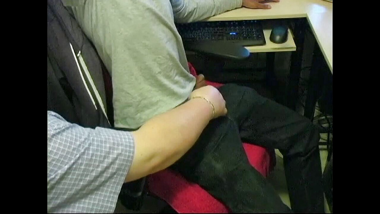 The Great Canadian Male: 과거의 맥스의 폭발