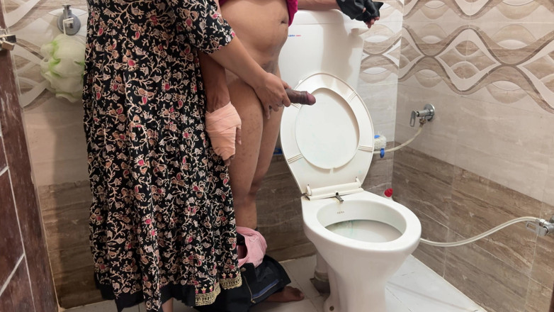 Hornycouple149: Step Stepmom Helping Her Injured Step Stepson to Wash and...