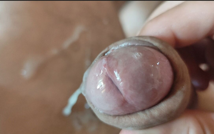 Straight Daddy Club: Uncircumcised Stepdaddy Bear Moaning Loudly.