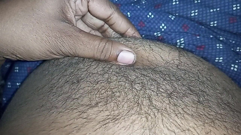 Sweet Indian cock: Băiat homosexual indian suge și linge țâțele