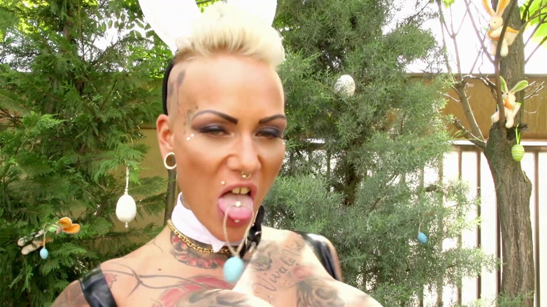 Erotic Planet X: Cloches de Pâques - Tatouage, gros seins, DVD