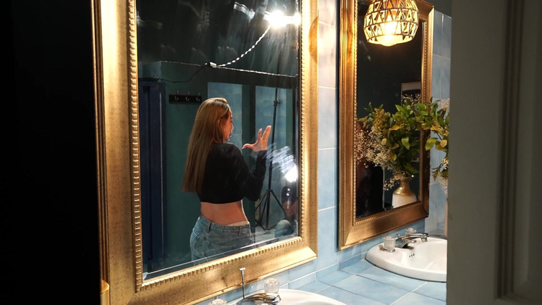 AnaiLoves: Nos Bastidores! Latina Loira Gostosa Com Seios Enormes Fodida No...