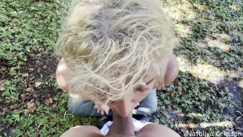 Nataliya Crimson: Hinterhof blowjob