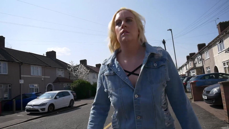 CumslutJayne: 在公园口交并步行