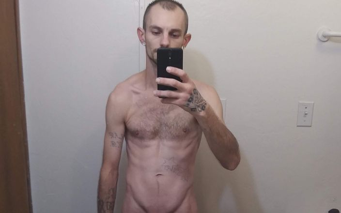 Dyzzi big dick: Showing My Cock in The Mirror