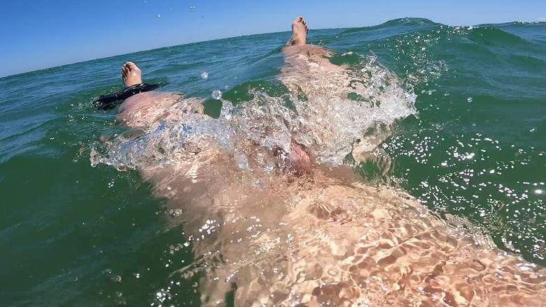 Cool Body: मैं सिर्फ मुफ्त महसूस करने की खुशी के लिए वीर्य निकालता हूं, सार्वजनिक समुद्र तट पर नग्न।