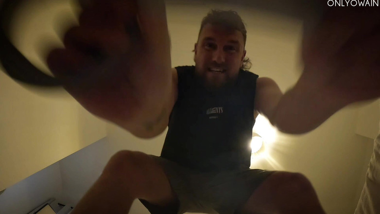 Onlyowain: Footworship yang disadap dan diikat