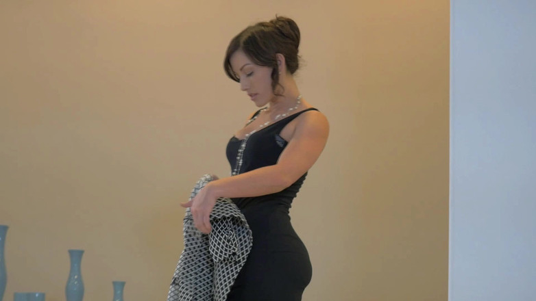 XXXEROTICONLY: Молода Брюнетка Грає Наодинці Зі Своїм Тілом