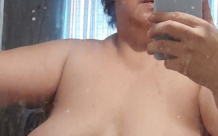 Japanese princess: 我的主人告诉我，他向他展示我的奶子