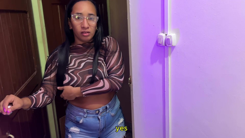 Leyne Rodriguez: 继母抓到继子操妮可坦塔利性爱娃娃。