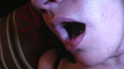 Lesbian Stories: Zwei versaute reife spielen mit hitachi-zauberstäben