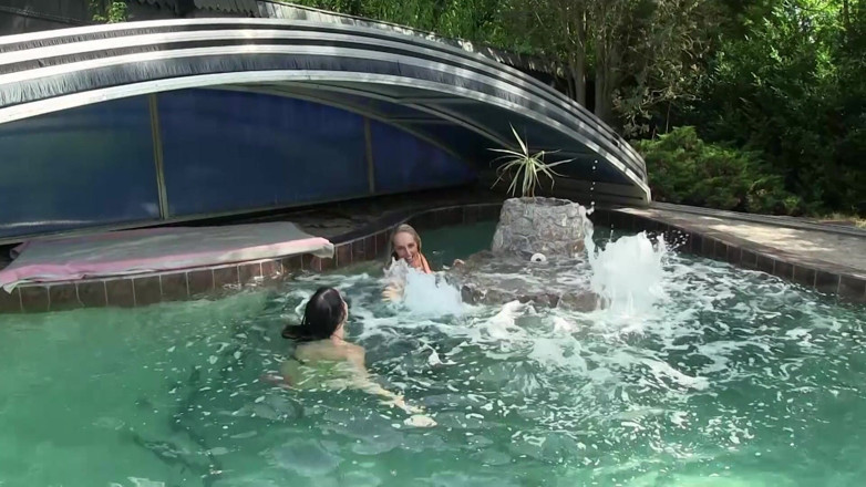 Emma Gold: After a little cooling, we lick ourselves to orgasm