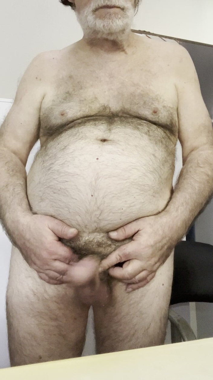 Coach Karl dude lodge: 20250722 тренер Карл член і терти соски