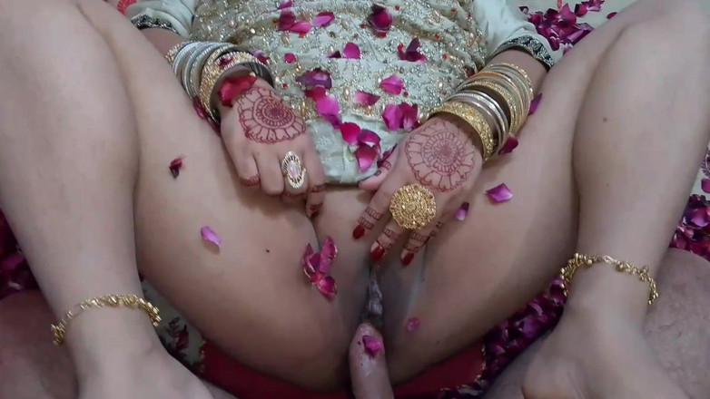 QueenbeautyQB: Cặp đôi Ấn Độ đêm tân hôn đầu tiên