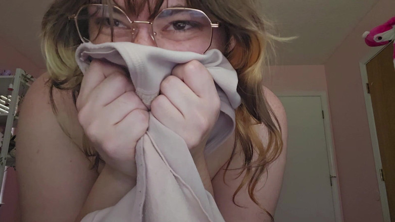 Mushroombitchx: Čichám si