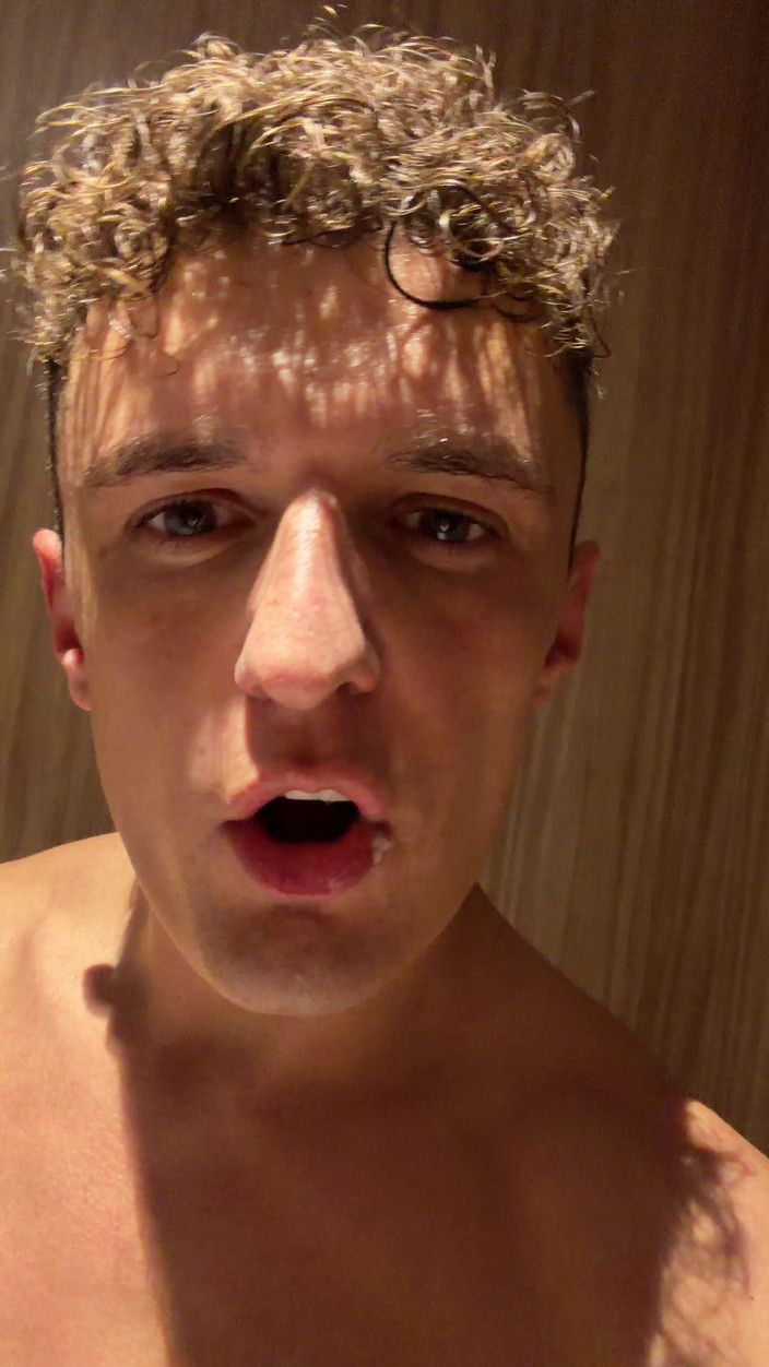 Jak White: Jak White Wanks and Shoots His Load in the Gym...