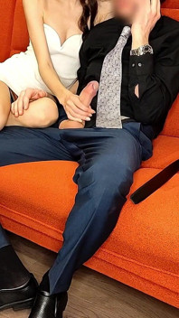 Skinny Stepdaughter Suddenly Masturbated Stepdaddy's Big Cock During His Important Phone Call to Attract His Attention