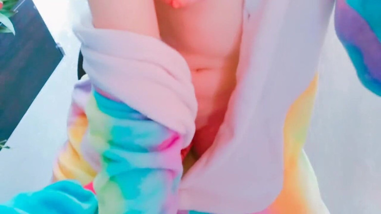 Taboo Room: Nevlastní sestra mě nechá dotýkat se jejího těla, když potřebuji