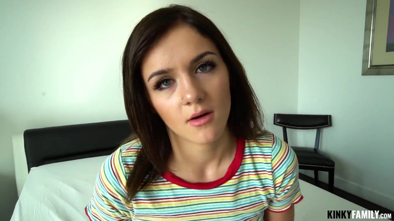 Kinky Family: Cash got me fucking my stepsis