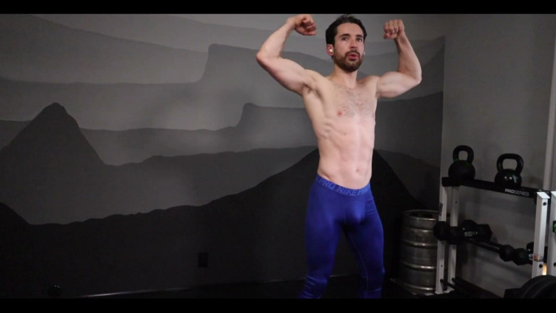 Jay Stroke: Post entrenamiento strip y flex y presumir y luego quítate !!