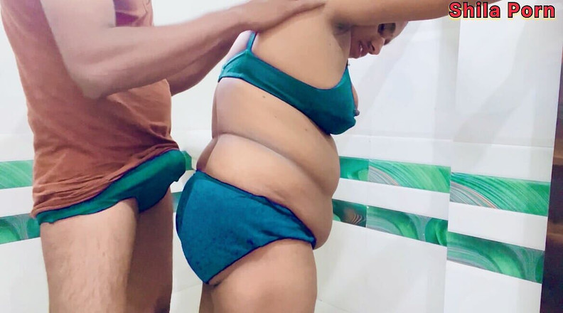 Shila Porn: मैंने हॉट आंटी को उठाया और उसे चोदा