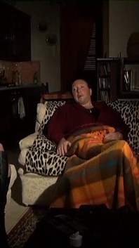 Blonďatá milfka vzrušená svým neplatným manželem, který má nezkrotnou touhu šukat a užívat si, aby jí udělal radost