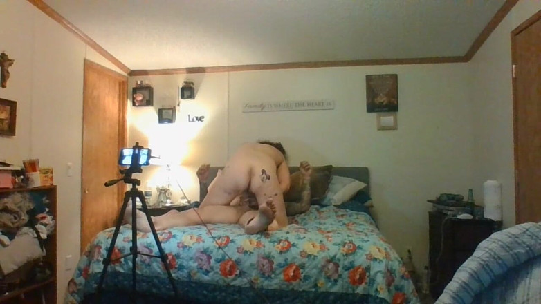 Satin Lady: Jロックがサテンの女性とセックス