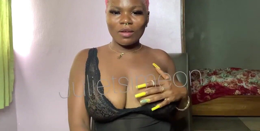 Julietsimeon: मुझे अपने स्तन बहुत पसंद हैं। (यू जिस तरह से मैं इसे पकड़ देख सकते हैं)