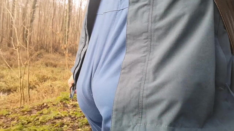 Monster_Meat_: Versi yang diperbarui, musik lambat dengan musik jalan kaki yang...