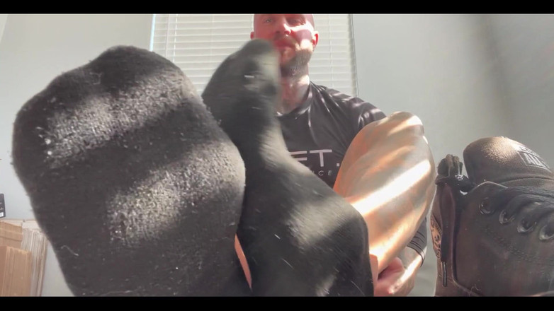 Jasons feet: Miluješ se snažit odolat vůni mého pižma