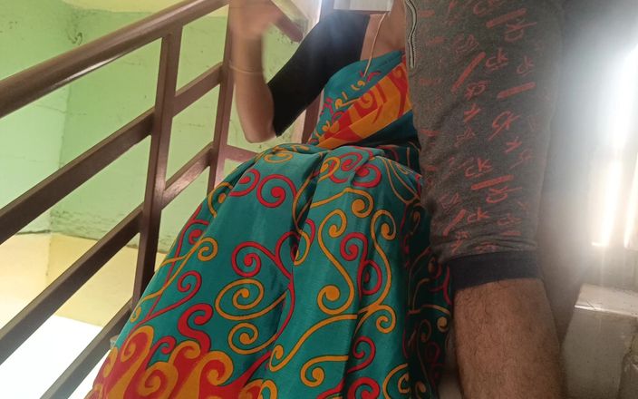 Inba: Une femme infidèle de Chennai se fait baiser en levrette...