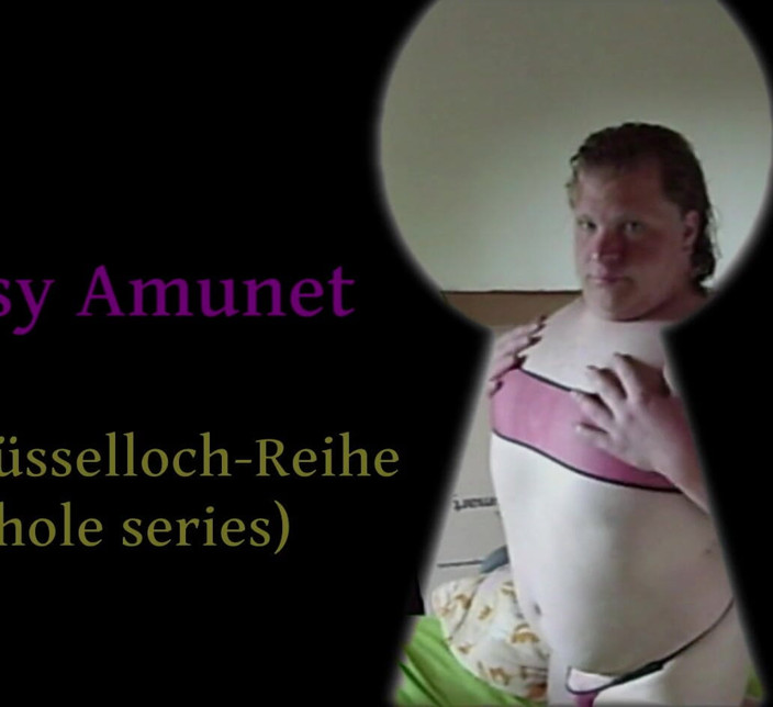 Sissy Amunet: Anahtar deliği dizisi bölüm 001