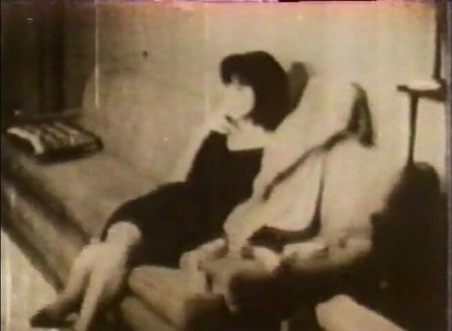 Alfacontent: Vintage sluts sharing dick in reverse gangbang action