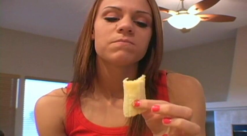 Femdom Austria: Banana tease