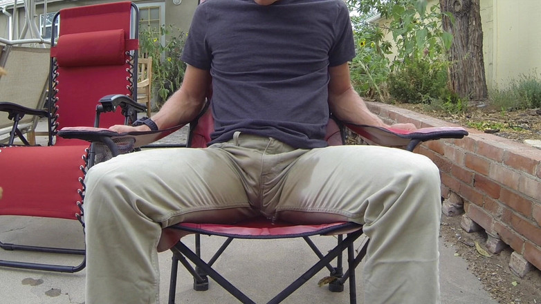 Lapetus: Mocząc parę khakis i degustując moją spermę