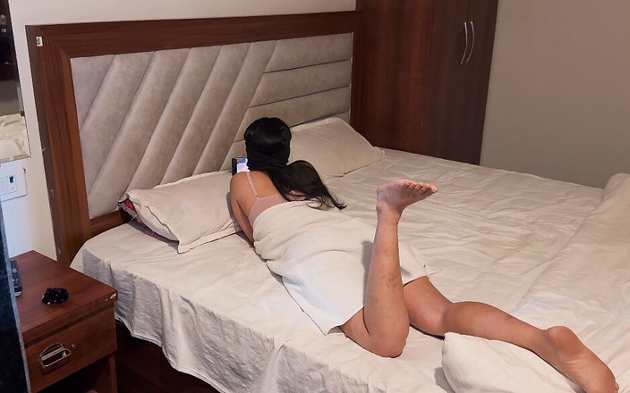 wildDesipair: Moja przyrodnia siostra Desi była taka gorąca .... Nie mogłem się...