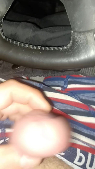 Ryebear69: Car cumshot