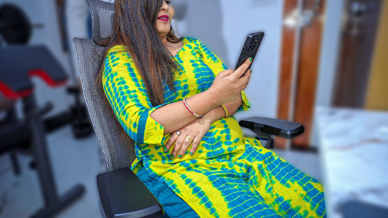 pinki_cute: 18+ Quente indiana meia-irmã primeira vez fodida duro com mais...