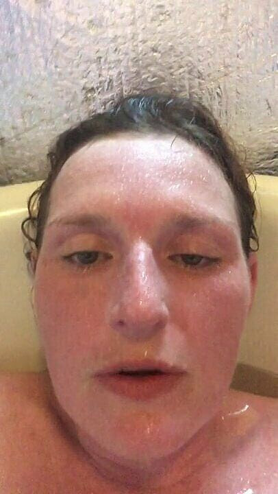 MistressWriggler: Video, které jsem poslal 30. 420lb Fella, líčící mu, jak moc jsem...