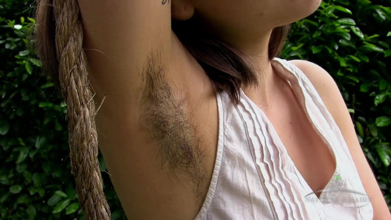 ATK Fans (Hairy): Faye laisse le vent souffler dans sa chatte moelleuse en...