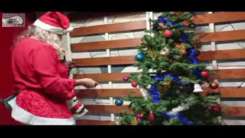 Casal Gresopio Feet: Nohy Matky Vánoce Při Jízdě Na Vánočním Stromku 2025