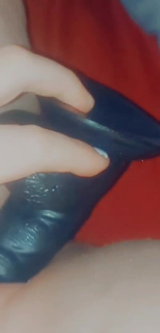 Jessica32: Black dildo play time
