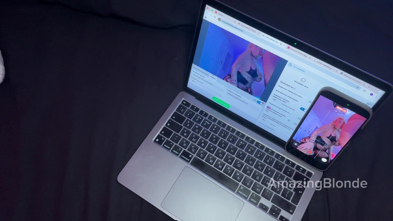 Amazing Blonde: Increíble perra rubia follada delante de los espectadores durante un...